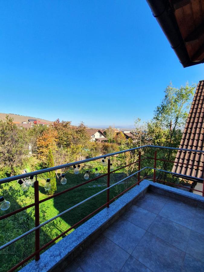 Apartament La Casa In Curte Comuna Apartman Feketehalom Kültér fotó
